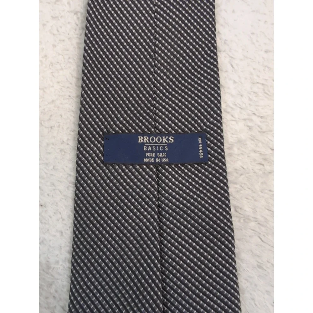 Vintage EUC Brooks Brothers Silk Striped blac Men's USA Blue Label Men's Necktie